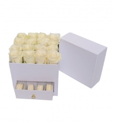 Beyaz Kutuda Güller Makaronlar